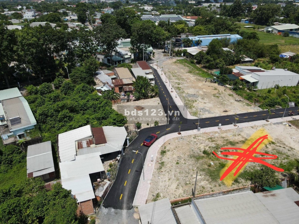 Bán đất Củ Chi sổ sẵn mặt tiền đường 409, giá rẻ, mua bán sang tên ngay.