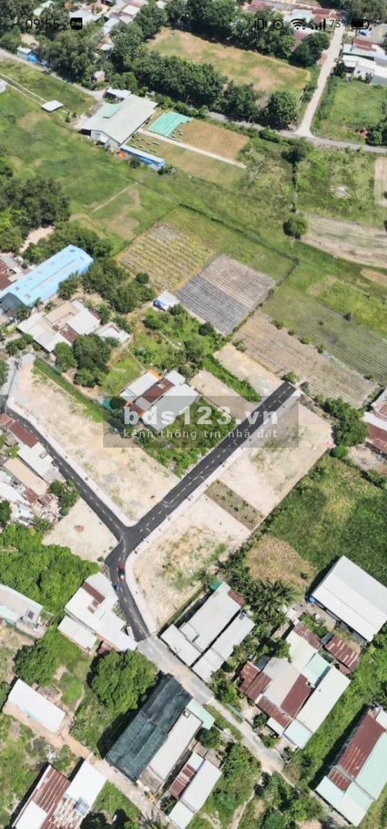 Bán đất Củ Chi sổ sẵn mặt tiền đường 409, giá rẻ, mua bán sang tên ngay.