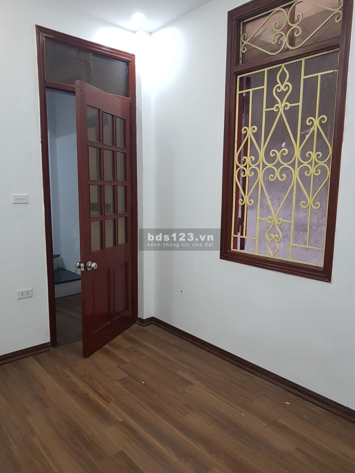 Cần bán nhà phố Hoàng Hoa Thám, nhà mới, giá hấp dẫn chưa tới 3 tỷ