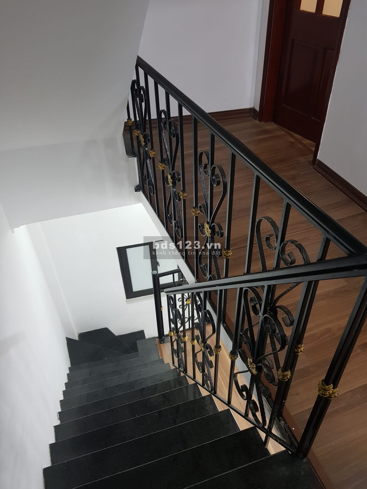 Cần bán nhà phố Hoàng Hoa Thám, nhà mới, giá hấp dẫn chưa tới 3 tỷ