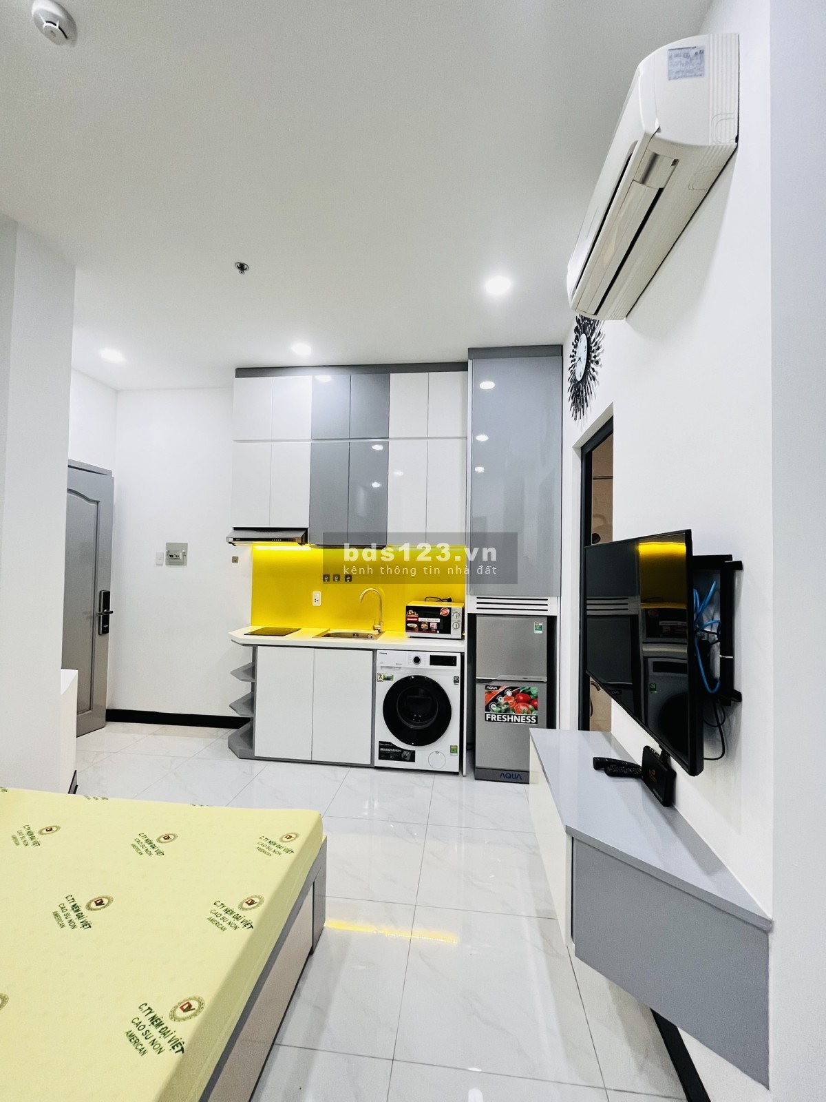 Cho thuê phòng trọ Nguyễn Thị Thập, Quận 7 full nội thất, ban công