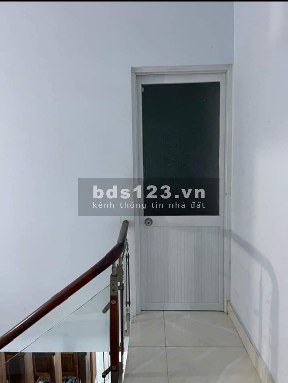 Cho thuê nhà nguyên căn 1 lầu 1 trệt nhà mặt tiền tiện làm ăn