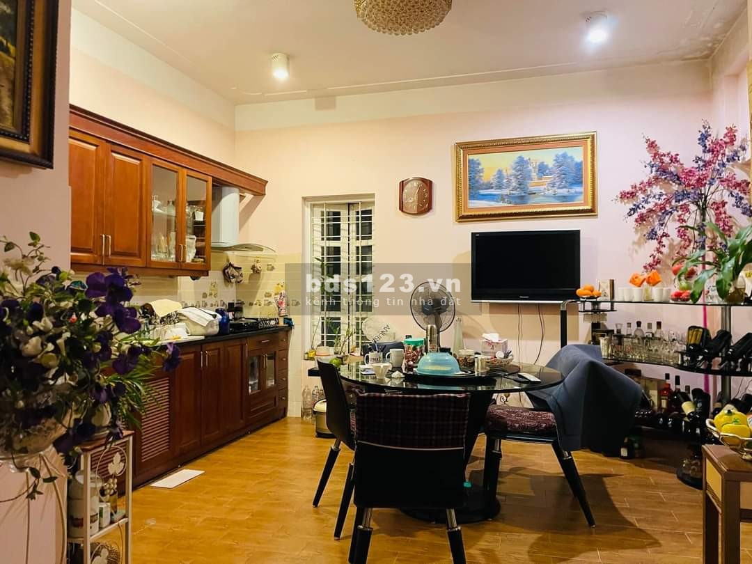 Bán nhà riêng lô góc Cầu Giấy phố Dương Quảng Hàm dt 80m, 4T, Mt 8m, 12 tỷ Gaza 7 chỗ kdoanh an sinh