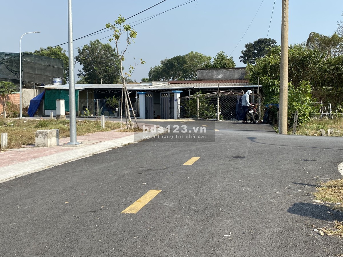 Bán đất lô góc mặt tiền đường 409 - Xã Phước Vĩnh An - Củ Chi chỉ với 1 tỷ 7 DT 112,7 m2