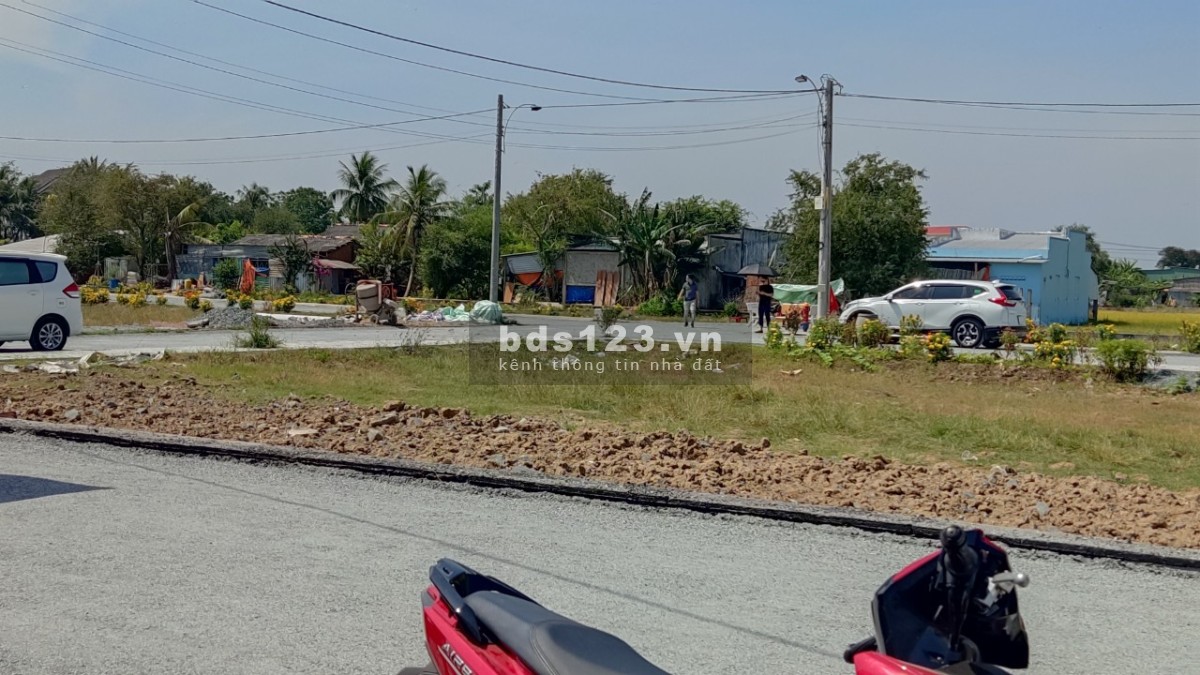 Bán đất giá rẻ có sổ mặt tiền đường QL50 đoạn Tân Trung Gò Công