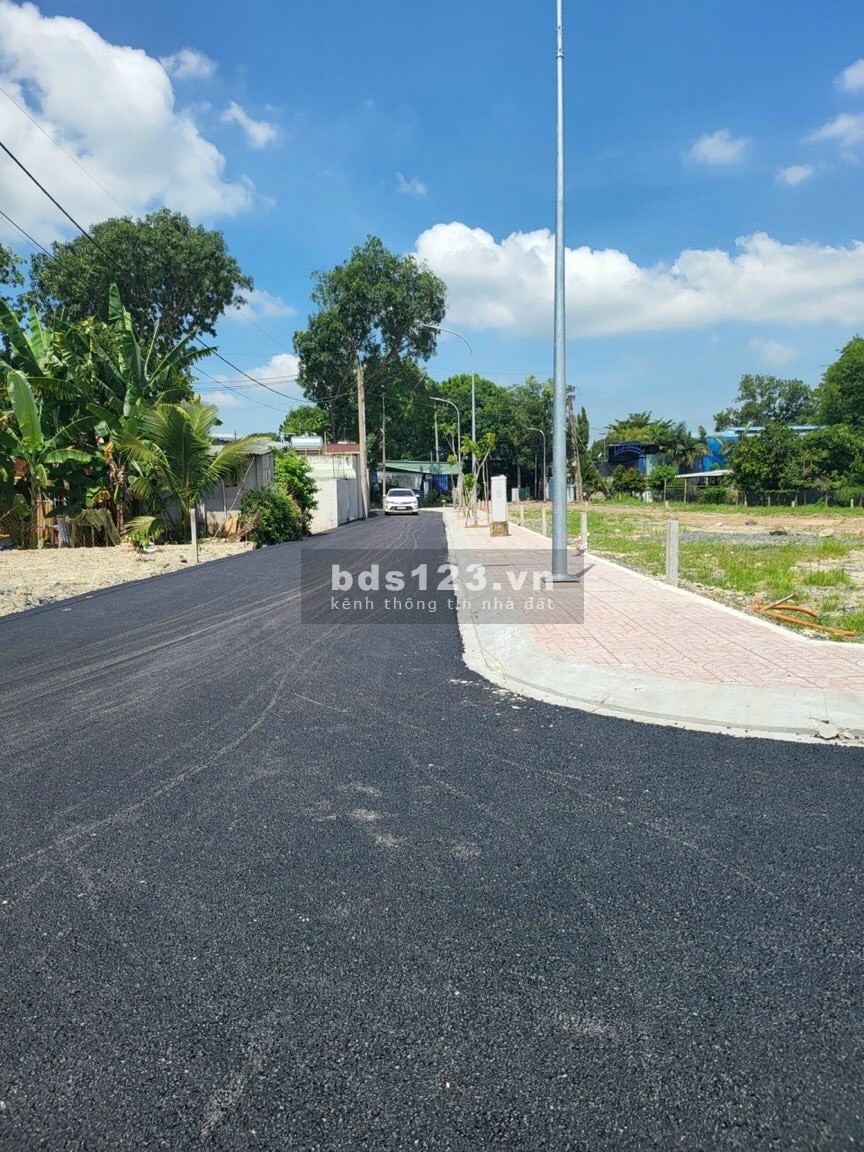 Bán gấp nền đất ngay xã Phước Vĩnh Long, đường HL2, giá chỉ 17tr/m2 sổ sẵn, mua bán ngay