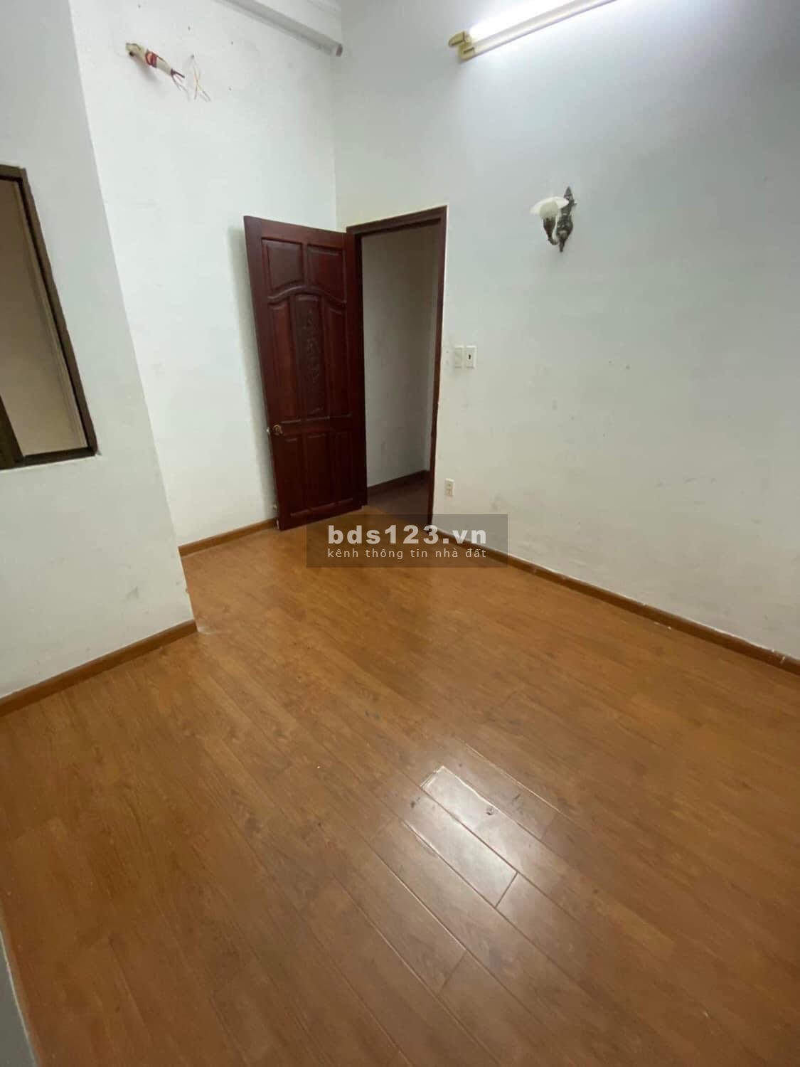 Chính chủ cần bán gấp nhà quận Tân Phú, hẻm rộng, diện tích 48m2, 4 lầu giá hơn 7 tỷ có thương lượng
