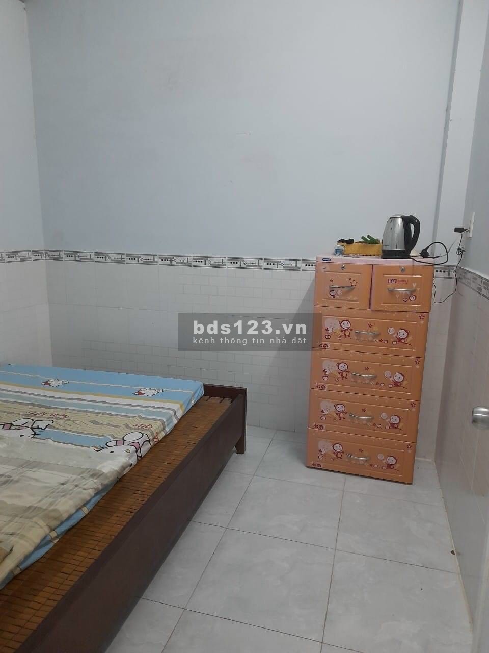 Bán gấp căn nhà ngay Phan Đăng Lưu, Phú Nhuận. Giá 3,4 tỷ/32m2. Sổ riêng.