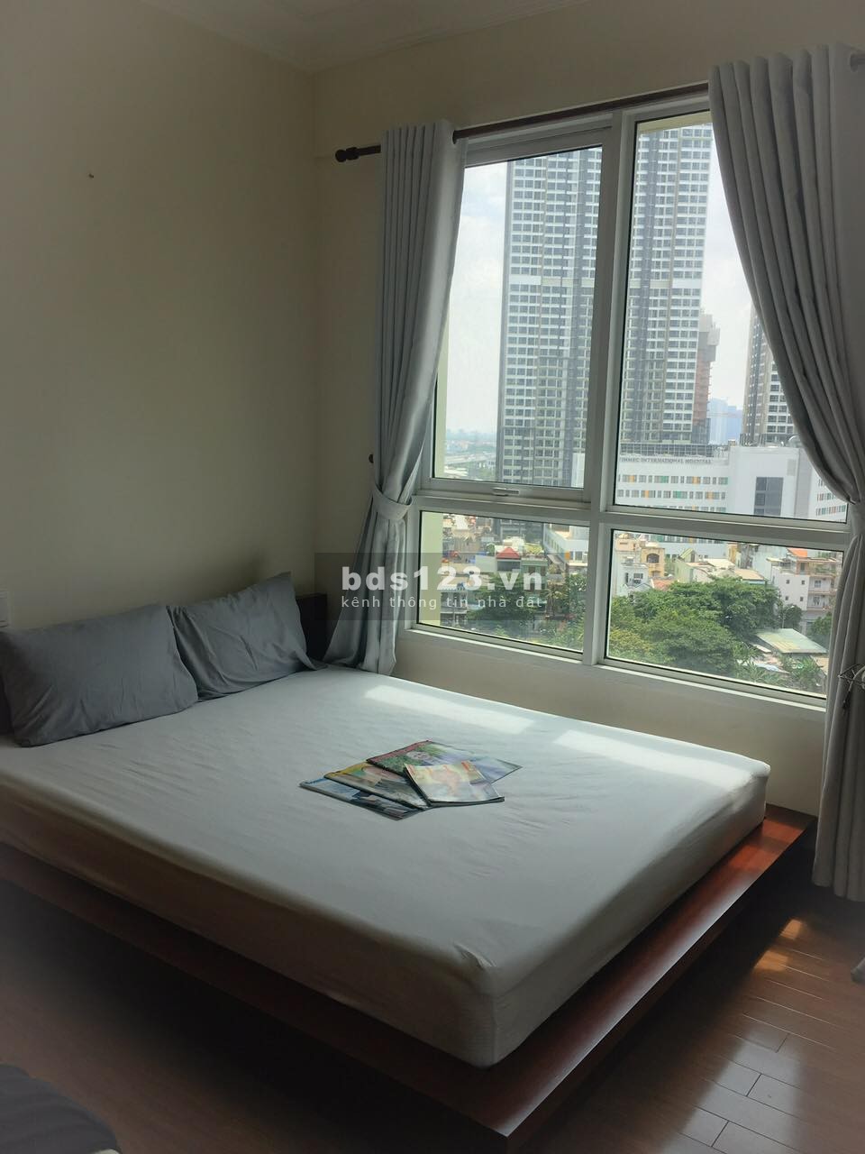 Hot !!! Cho thuê căn hộ 2PN view thành phố, full nội thất tại The Manor