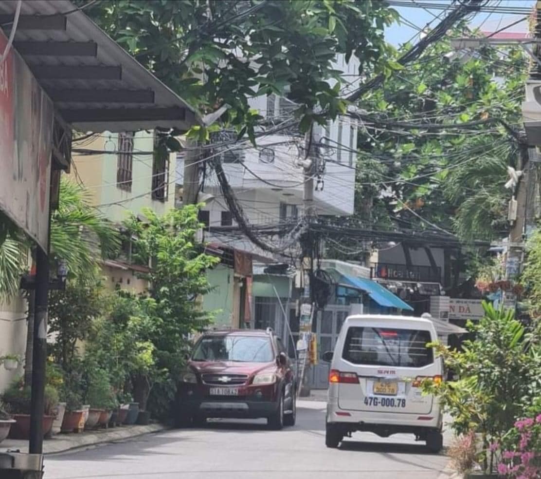 Bán nhà mới ở ngay Trường Chính, phường 14 thông khu Bàu Cát - 7,x TỶ