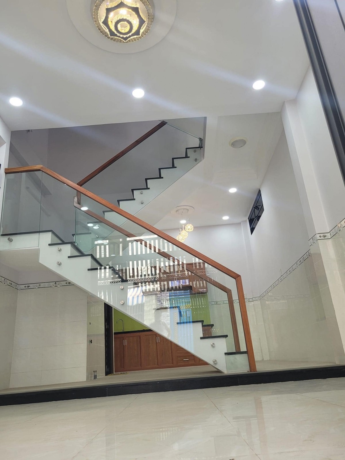 Bán nhà mới ở ngay Trường Chính, phường 14 thông khu Bàu Cát - 7,x TỶ