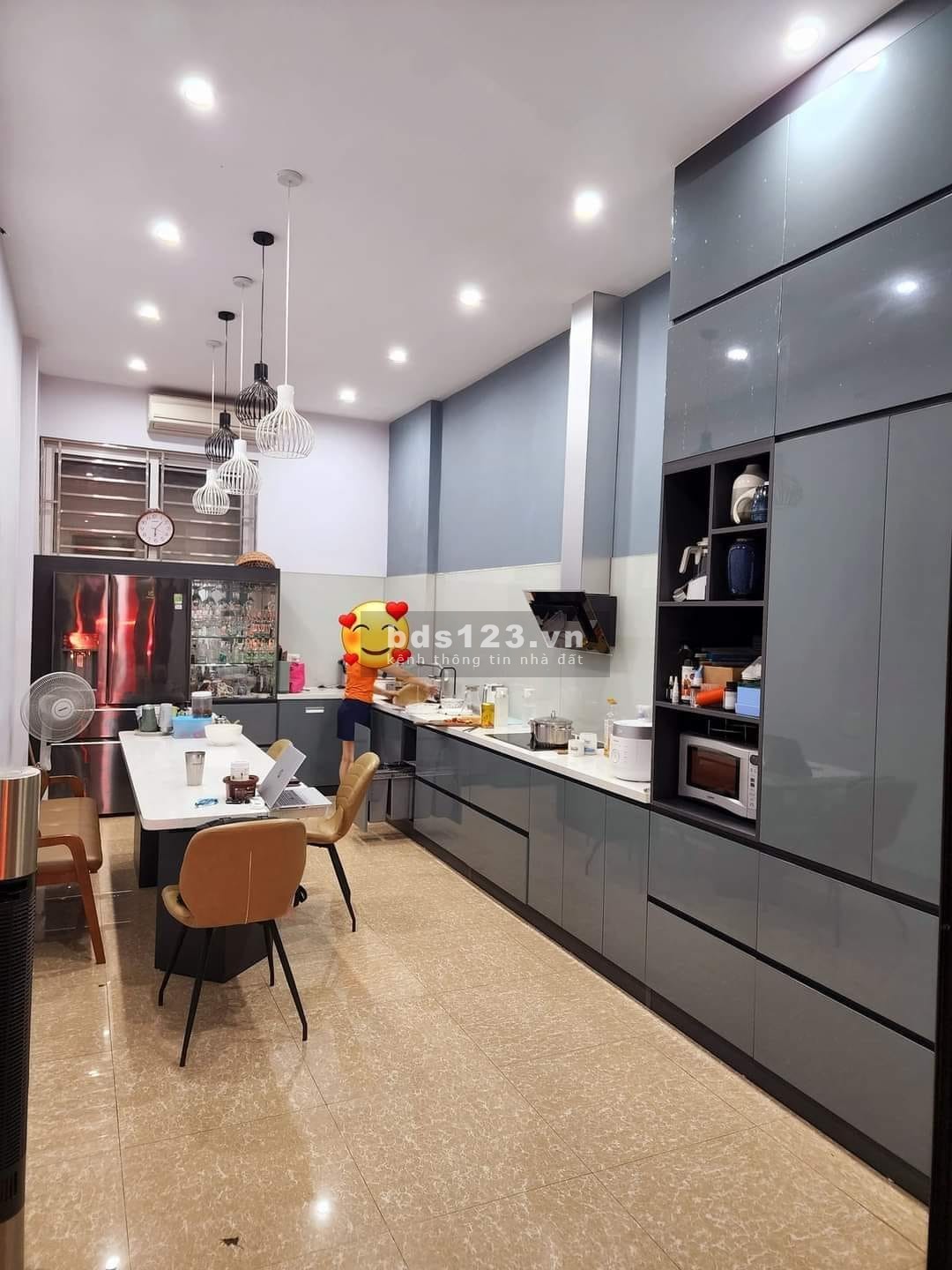 Bán nhà Bế Văn Đàn, nhà đẹp, mặt phố, oto vào nhà, 2 thoáng, ô chờ thang máy, kinh doanh đỉnh