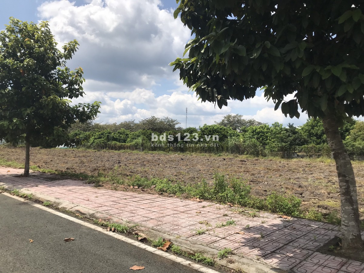 Bán Đất lô full thổ 150m2 giá thấp hơn khu vực 15%