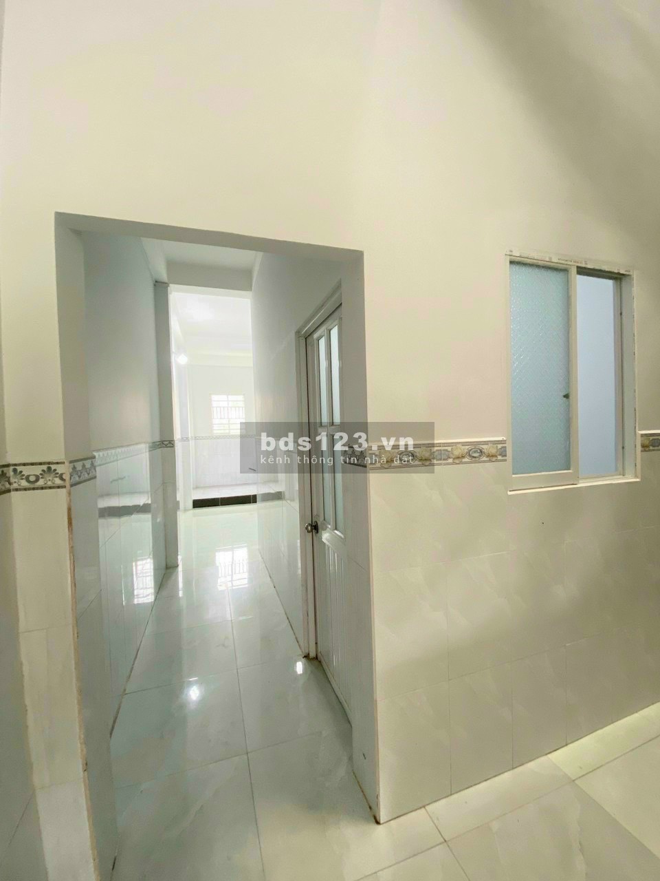 Bán gấp căn nhà ngay Phan Đăng Lưu, Phú Nhuận. Giá 3,4 tỷ/32m2. Sổ riêng.