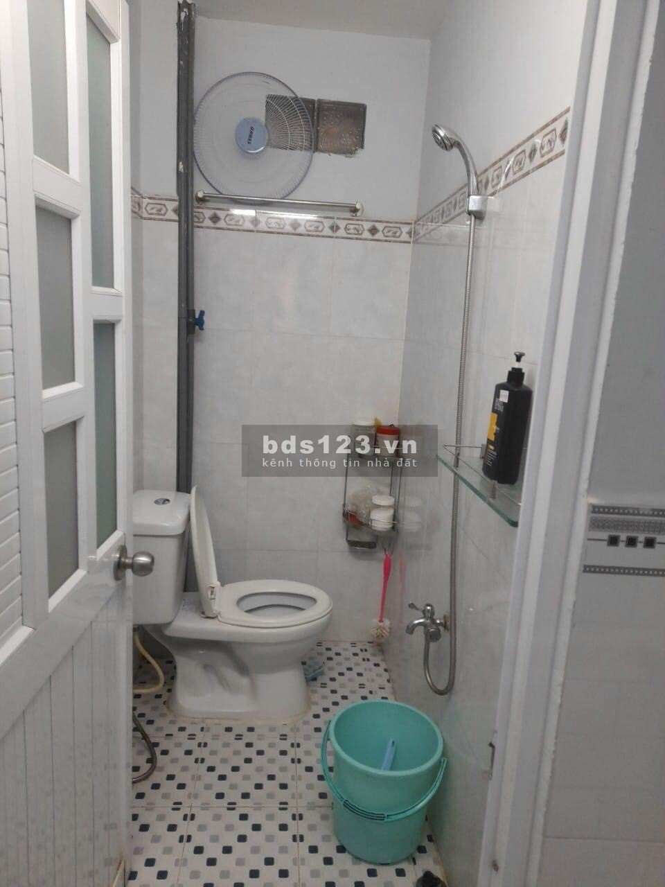 Bán gấp căn nhà ngay Phan Đăng Lưu, Phú Nhuận. Giá 3,4 tỷ/32m2. Sổ riêng.