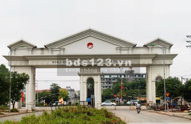 Bán đất thổ cư gần KDT Kim Chung Di Trạch 2.8 tỷ, gần 70m2, ngõ ô tô
