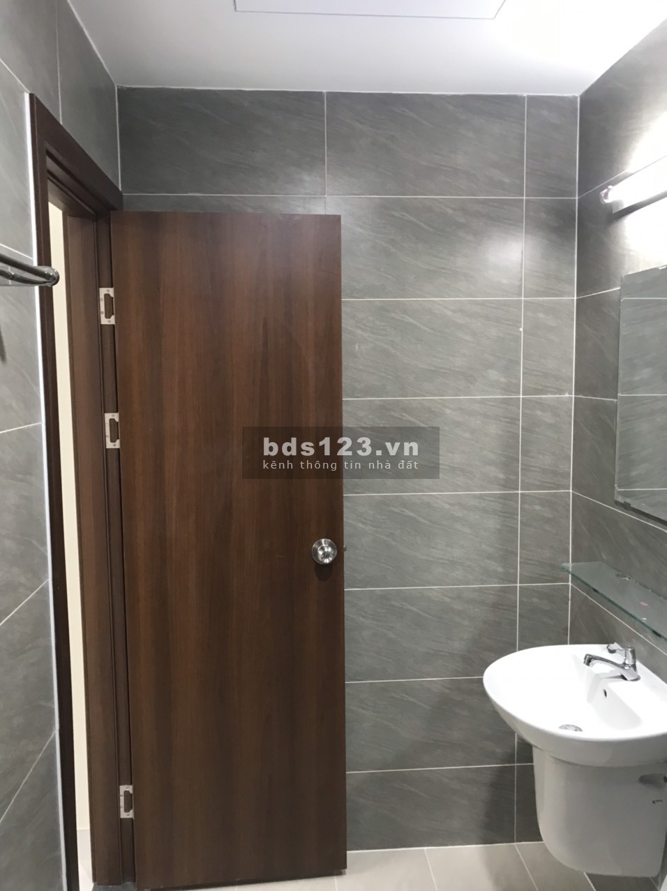 Cần cho thuê căn hộ chung cư Green River, 2225 Phạm Thế Hiển, Phường 6, Quận 8.