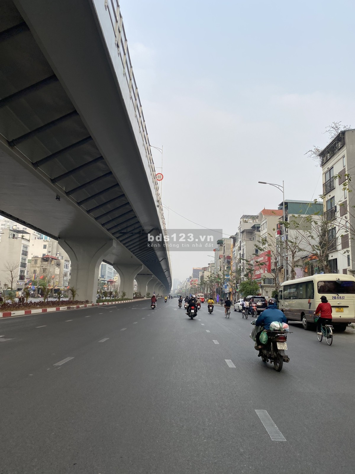 PHÂN LỐ GÓC MINH KHAI- Ô TÔ ĐỖ CỬA- 7 TẦNG THANG MÁY- 43M2- MẶT 4M- 6,8 TỶ