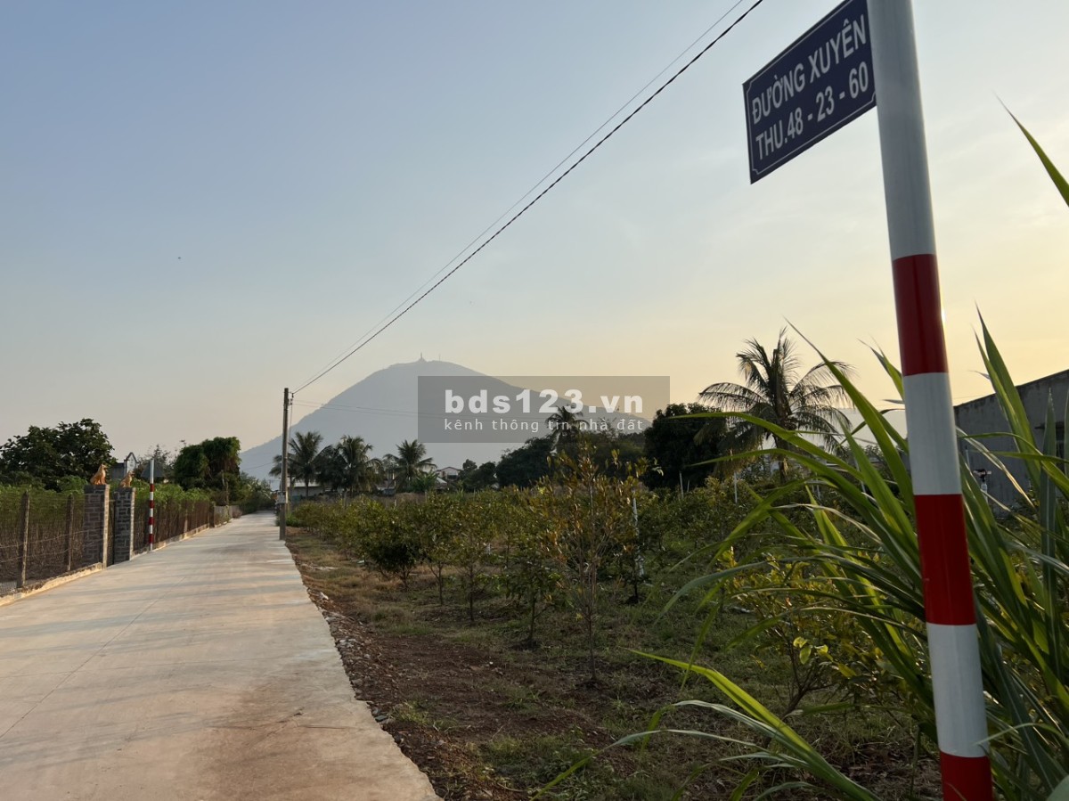 Bán đất MT 16m view núi bà Tân Châu cách DT785 300m