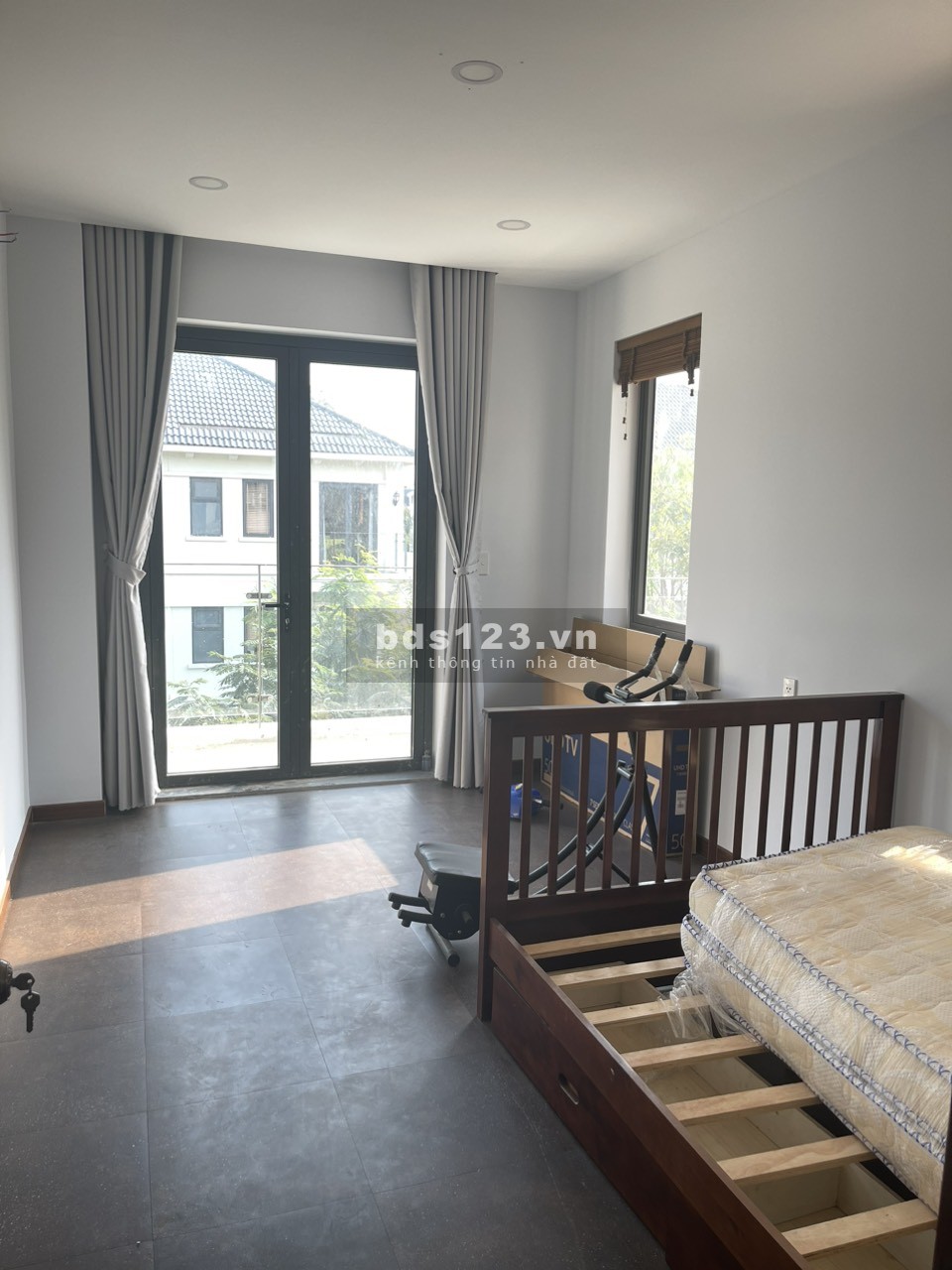Nhà full nội thất Trong khu Lakeview CHDV