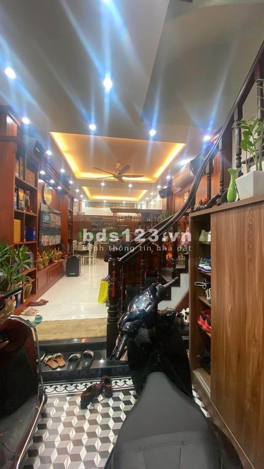 Bán nhà đẹp Thanh Xuân - Tặng nội thất gỗ - Ba bước ra phố - 46m2 chỉ 5.1 tỷ