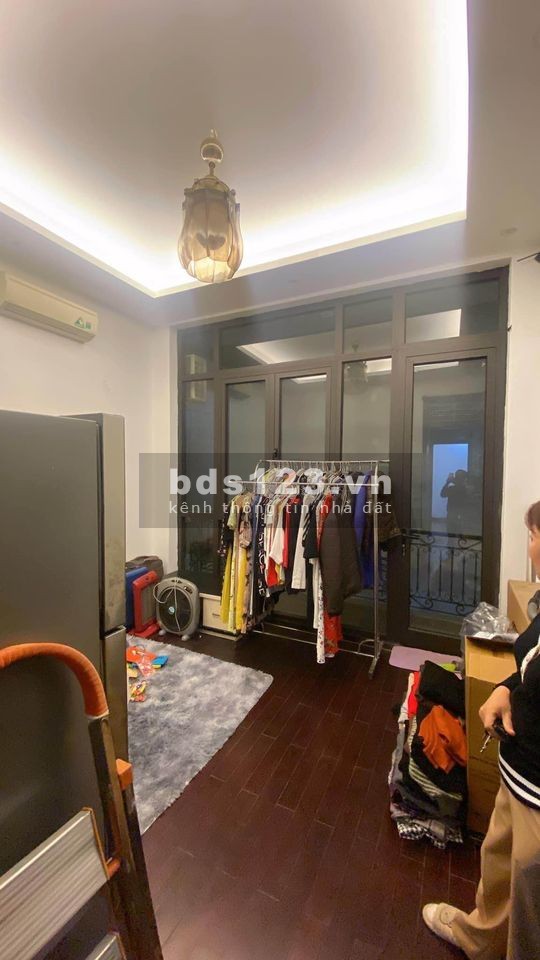 Bán nhà đẹp Thanh Xuân - Tặng nội thất gỗ - Ba bước ra phố - 46m2 chỉ 5.1 tỷ