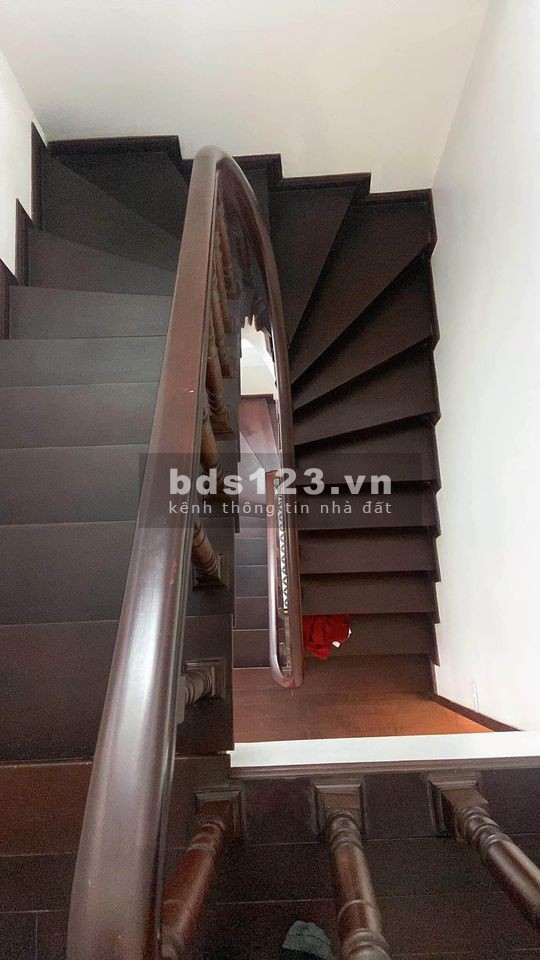 Bán nhà đẹp Thanh Xuân - Tặng nội thất gỗ - Ba bước ra phố - 46m2 chỉ 5.1 tỷ