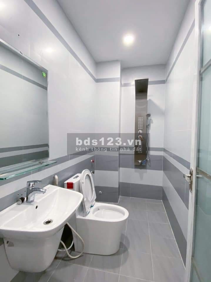 Bán nhà riêng, mới hẻm ô tô tránh, gần Công Viên Nguyễn Sỹ Sách, 3.5 tỷ