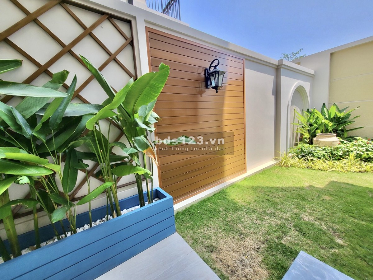 Bán nhà phố sân vườn Q9 liền kề Q2 - 330m2, 23 tỷ 7 đã có sổ