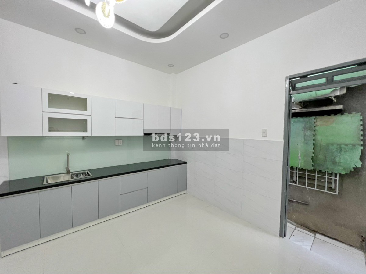 Bán nhà mới 3 lầu hẻm xe hơi khu làng Ốc Dương Bá Trạc Phường 1 Quận 8
