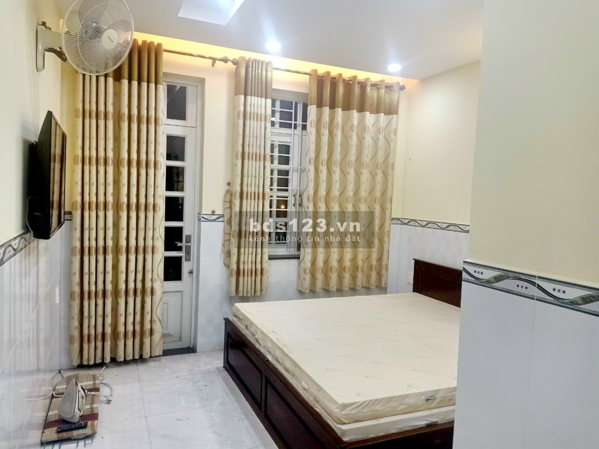 Cho thuê nhà mới 3 lầu HXH gần chợ sáng Bùi Minh Trực Phường 5 Quận 8