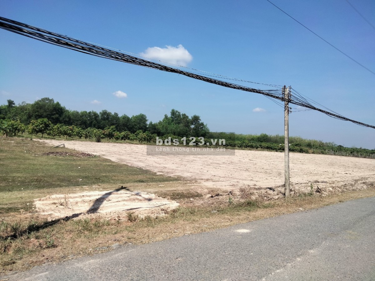 Bán đất vị trí đẹp, mặt tiền 16m, thu hồi vốn làm ăn