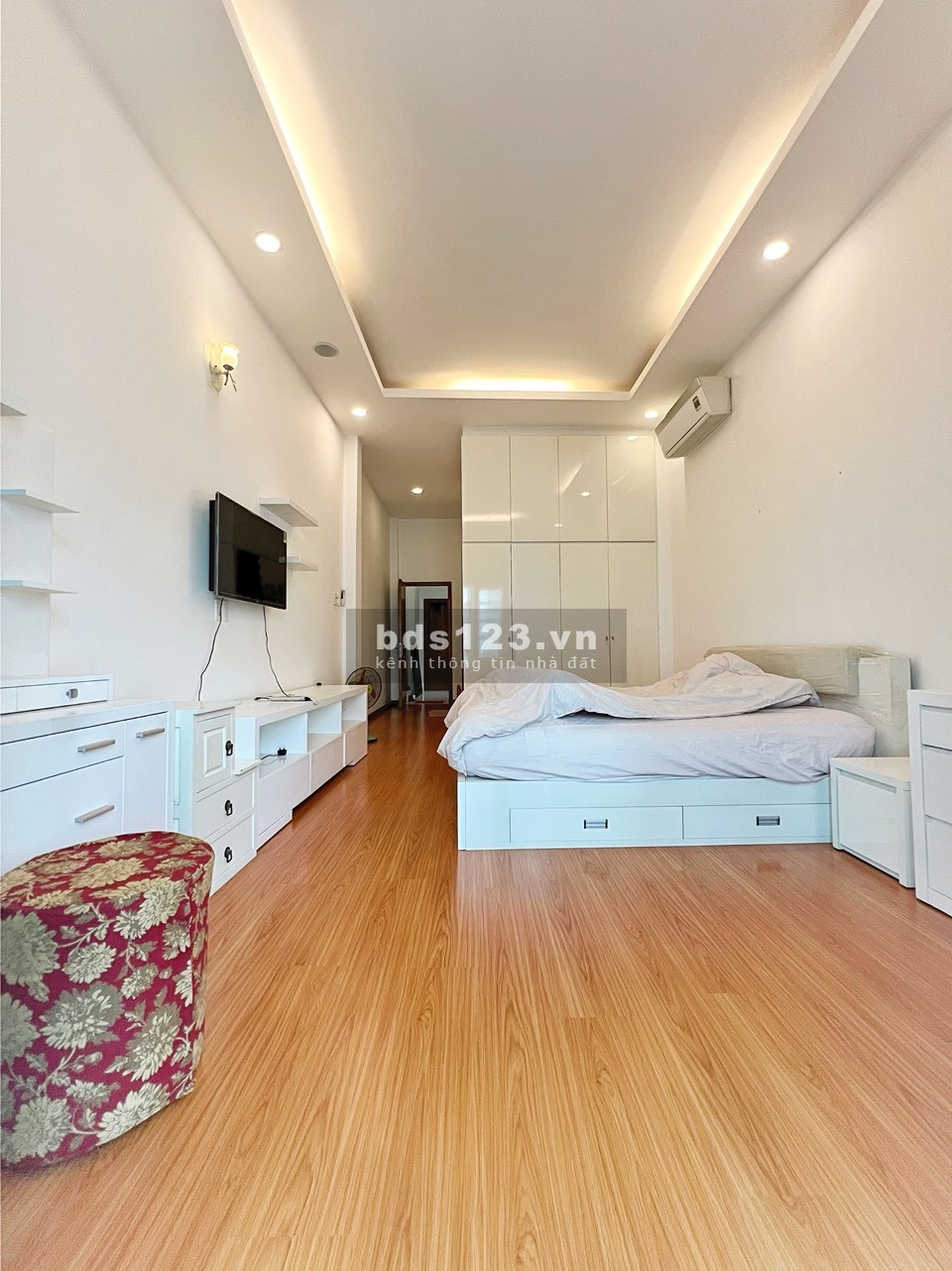 Cho thuê phòng có ban công 30m2 P5 Phú Nhuận