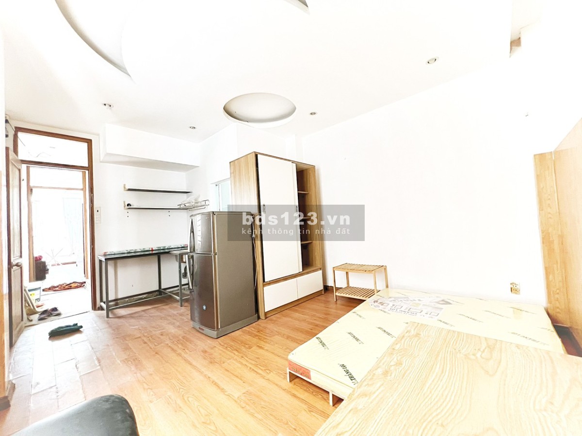 Cho thuê phòng có ban công 30m2 P5 Phú Nhuận