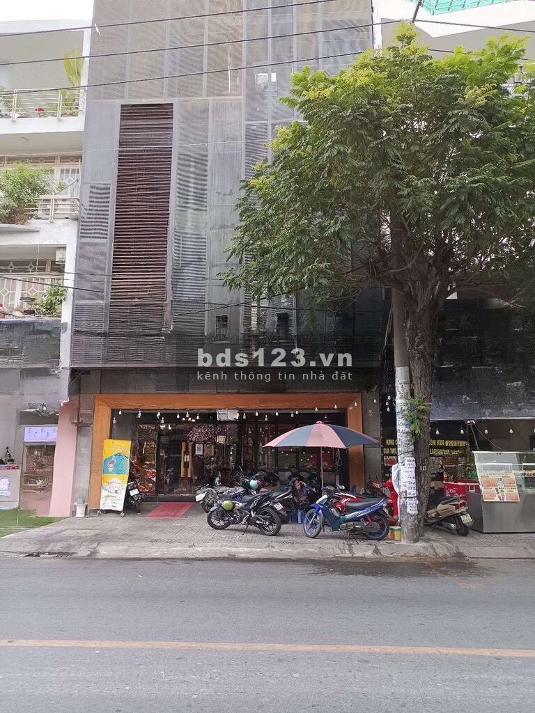 Cho thuê nhà mặt tiền đường Đồng Đen, ngang 8M