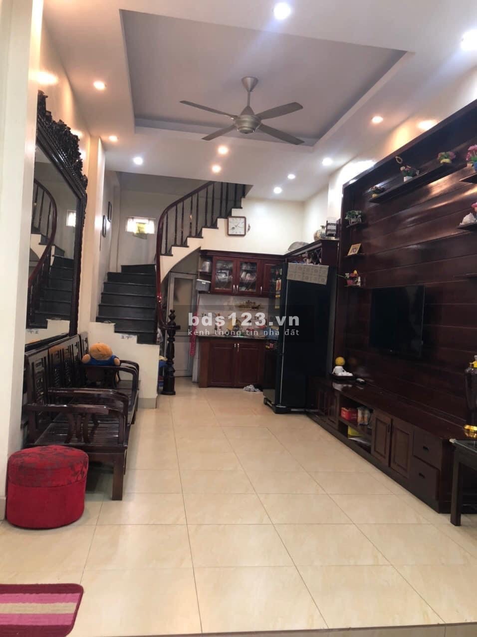 Bán nhà ở ngay Tô Vĩnh Diện 38m2 5 tầng 3 ngủ ngõ nông ô tô cách nhà 20m gần chợ chỉ 3.4 tỷ