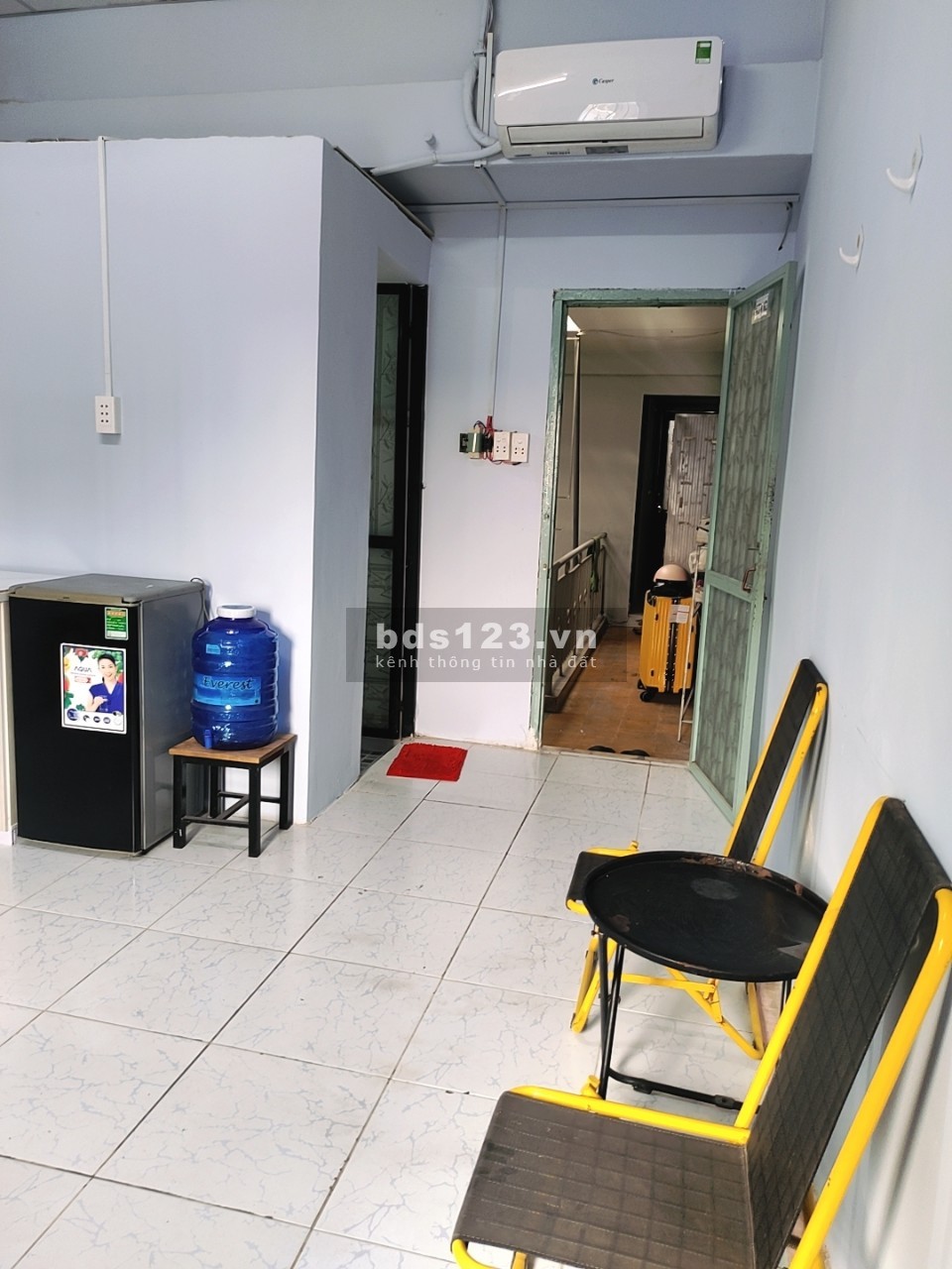 Ký túc xá có phòng nam và phòng nữ, Q10
