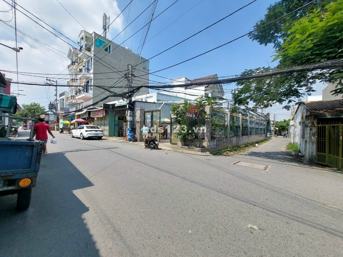 Cần bán đất mặt tiền đường TL824, 300m2, sổ hồng riêng.