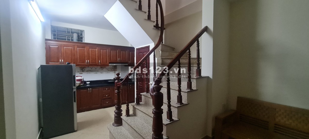 Chính chủ cần bán căn nhà ở Bạch Mai 30m + ngõ chung 17,7m/3.9 tỷ.