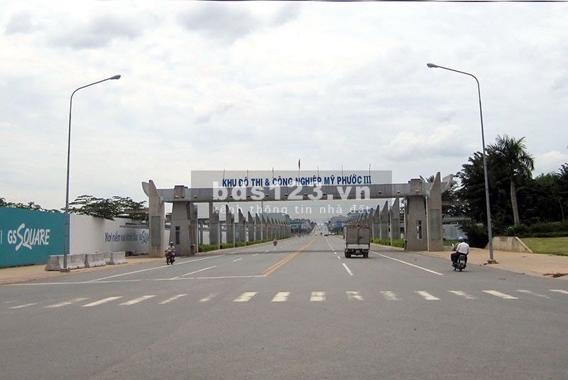 Trả ngân hàng bán đất 100 thổ, ngay chợ, kcn sầm uất 150m , 300m2 giá 1 tỷ 3. Chuẩn giá và vị trí