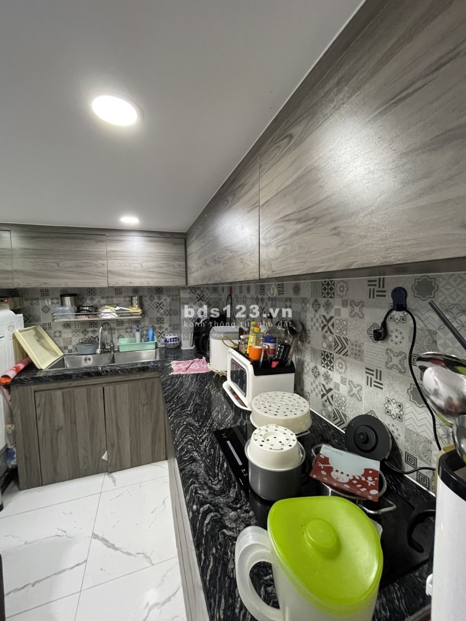 Bán nhà riêng lô góc 2 mặt tiền hẻm Đất Thánh P.6 Tân Bình, 4 tầng 18m2 giá 2.6 tỷ.