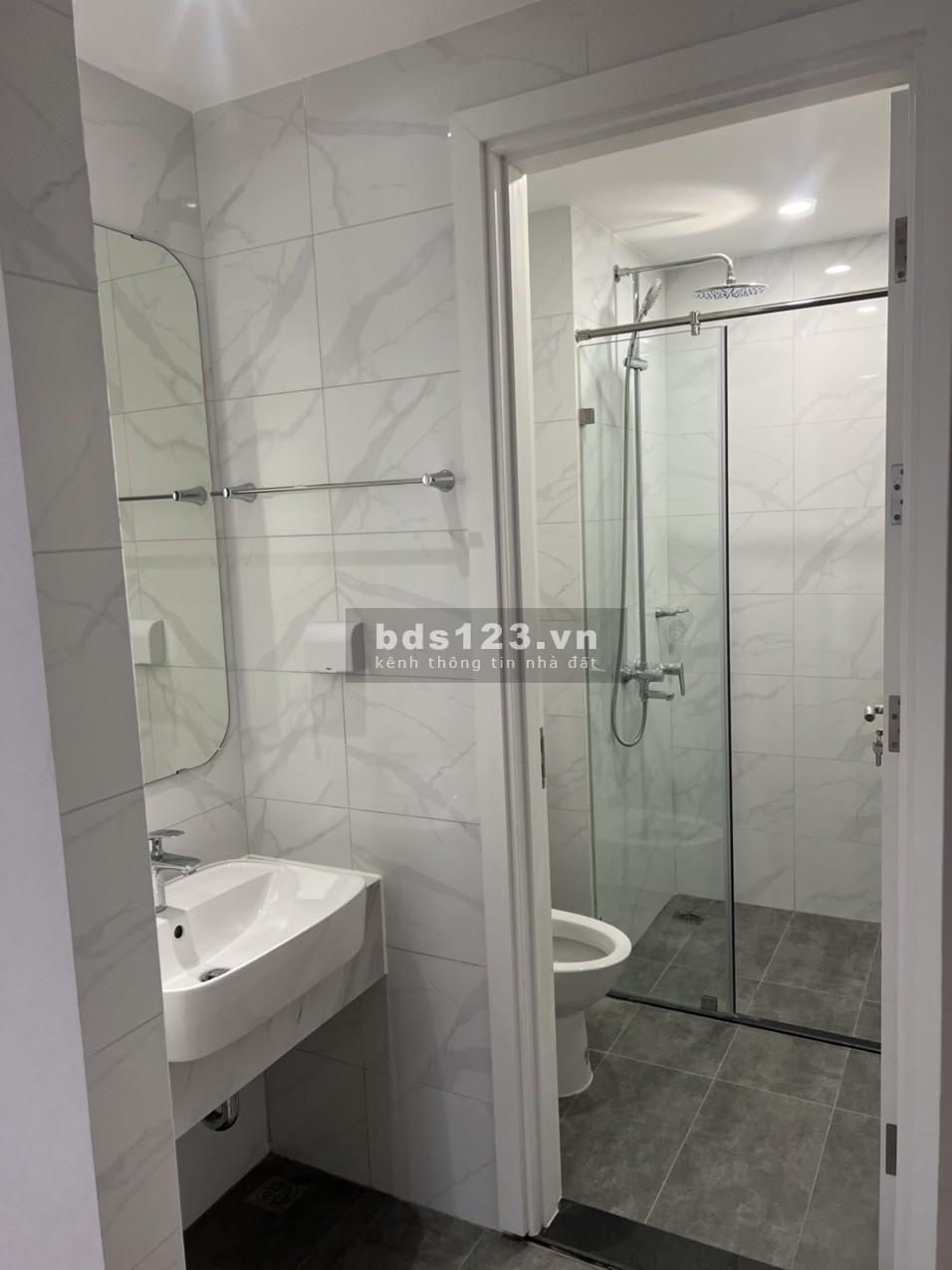 Cho thuê căn hộ Imperia 43m2 giá 8.5tr, full nt, free phí QL