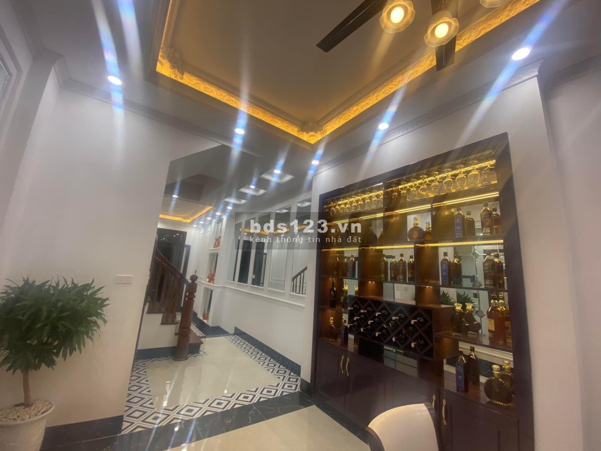 Bán nhà ngay Vương Thùa Vũ 37.5m2 ở ngay 5 tầng dân xây ngõ thoáng sáng vô cùng chỉ 3.35 tỷ