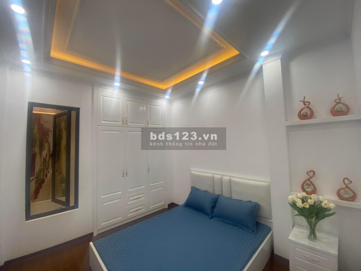 Bán nhà ngay Vương Thùa Vũ 37.5m2 ở ngay 5 tầng dân xây ngõ thoáng sáng vô cùng chỉ 3.35 tỷ