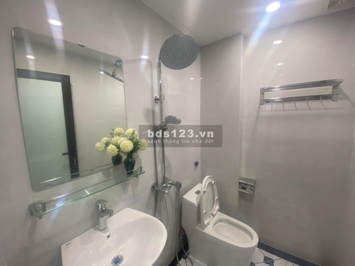 Bán nhà ngay Vương Thùa Vũ 37.5m2 ở ngay 5 tầng dân xây ngõ thoáng sáng vô cùng chỉ 3.35 tỷ
