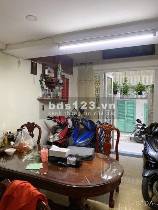 HOT! CHỦ GẤP BÁN!!! Bán nhà mặt tiền 6.5 tỷ có ngay nhà BTCT 5 tầng, Lộc Hưng, P.6 Tân Bình.