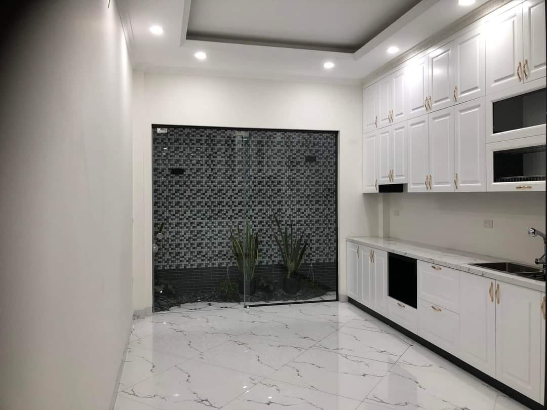 Bán nhà Kim Đồng, phân lô rộng thoáng, ô tô vào nhà