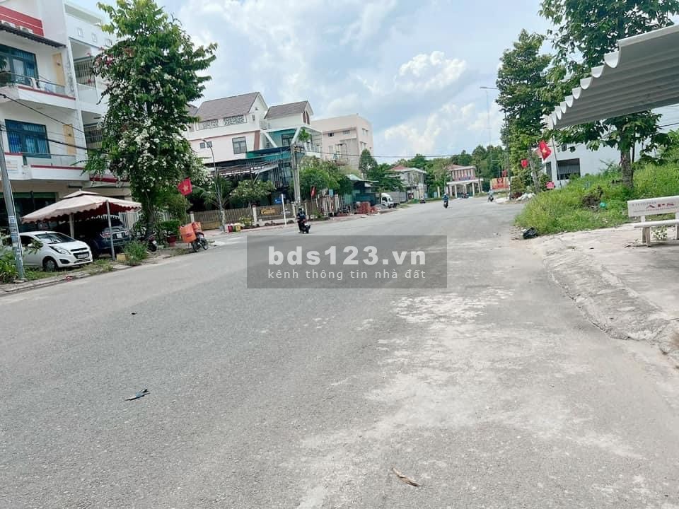 Bán nhà mặt tiền sở hữu diện tích lên đến 234,9 m2 khu dân cư 586 quận Cái Răng