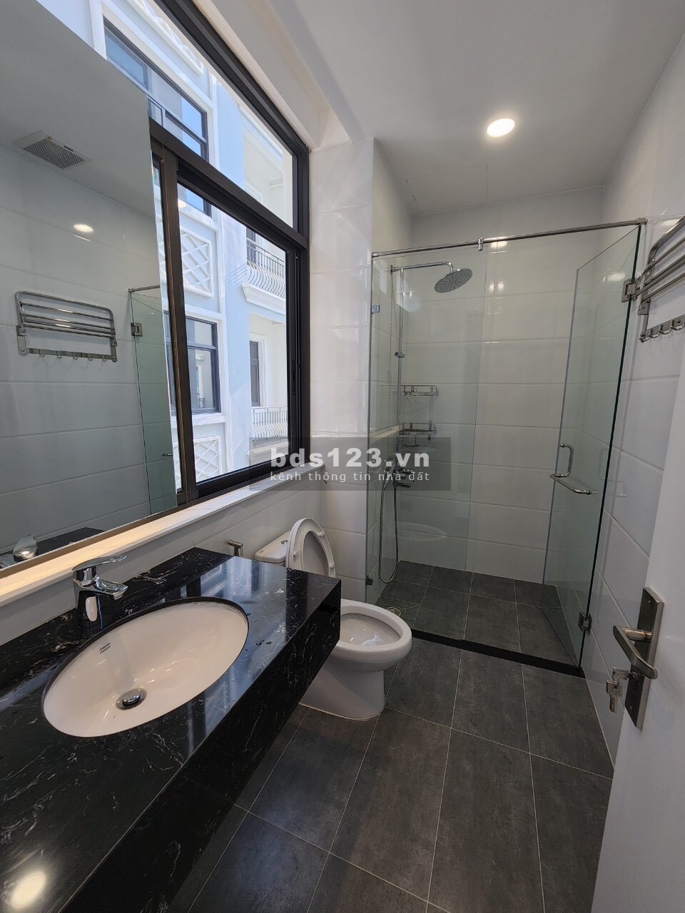 10 triệu/ tầng nhà phố hoàn thiện Vinhomes Quận 9