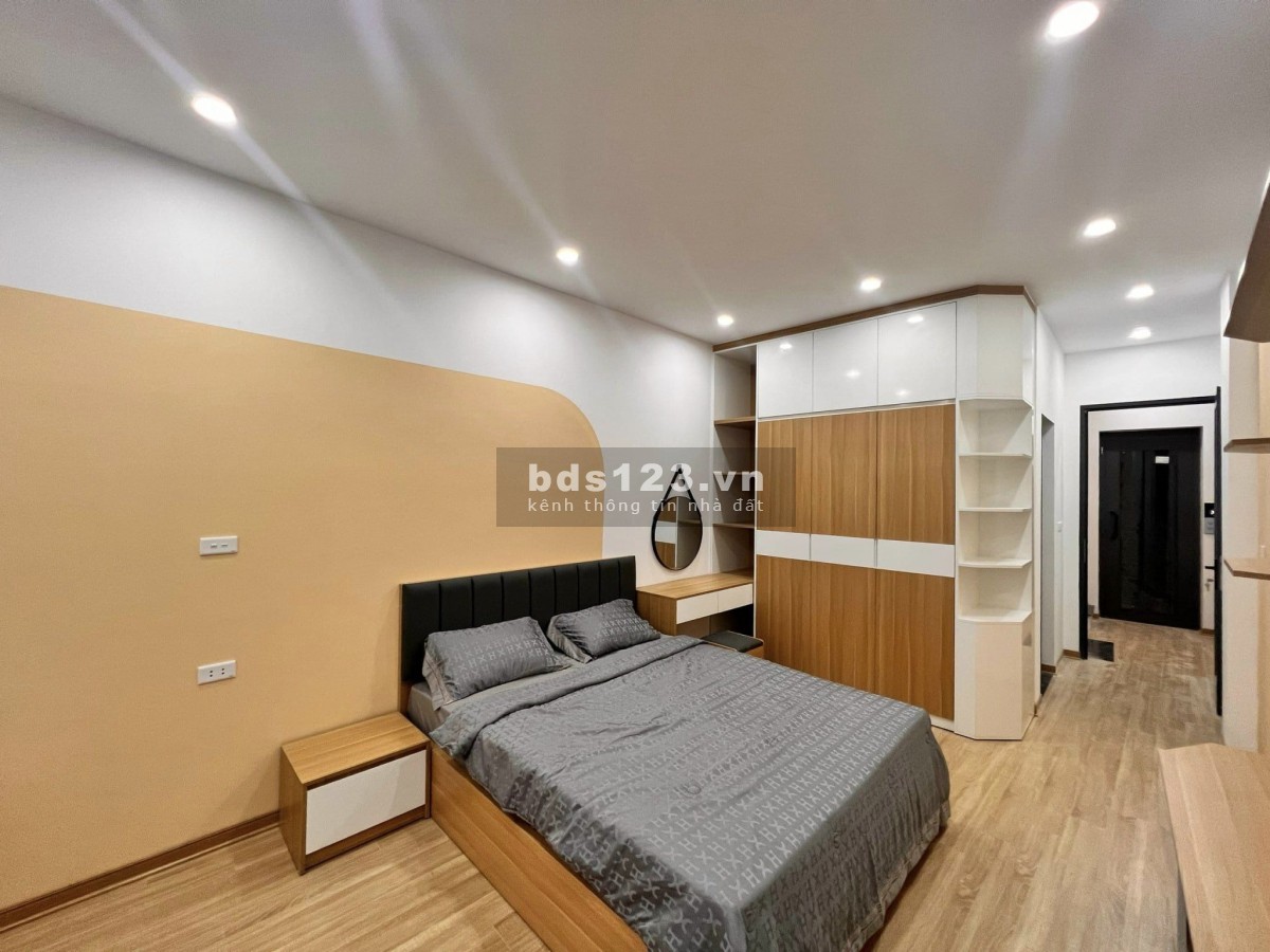 Bán nhà phố Khương Đình - Ô tô đỗ cửa - 4 tầng - 50m2- Mặt 5M xây mới - Đủ nội thất xịn – 6,3 Tỷ